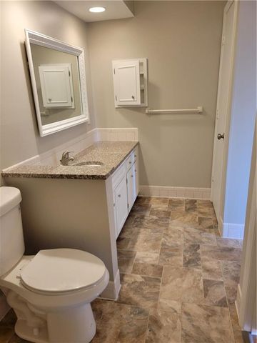 8221 Santa Fe Drive 10, Overland Park, KS 66204