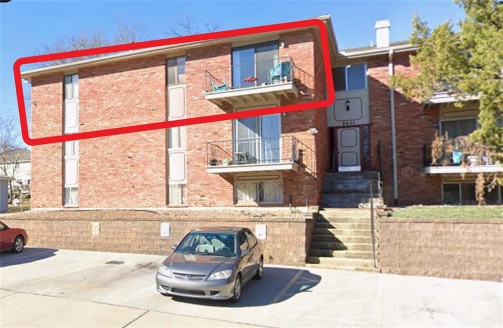 8221 Santa Fe Drive 10, Overland Park, KS 66204