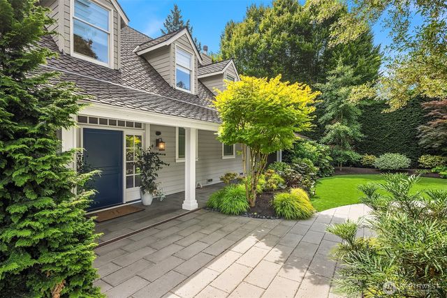 2042 77th Avenue NE, Medina, WA 98039