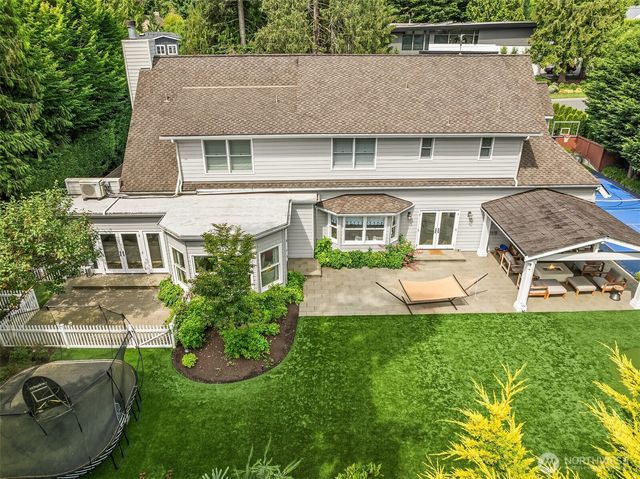 2042 77th Avenue NE, Medina, WA 98039