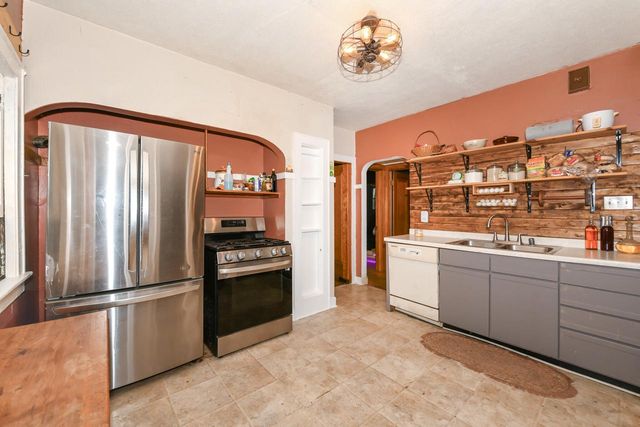 N6612 Juniper ROAD, Elkhorn, WI 53121