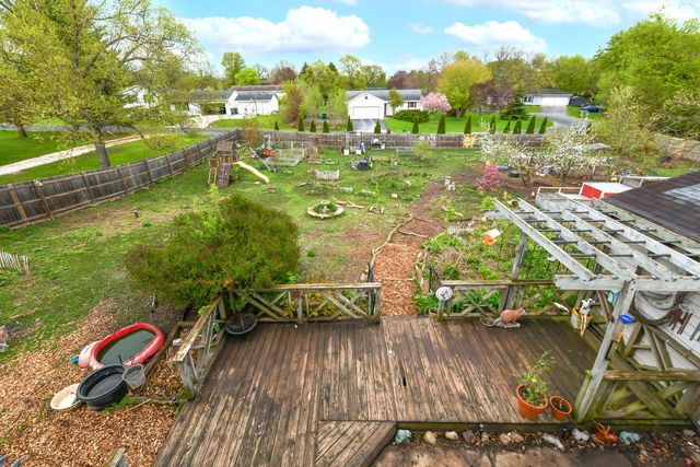 N6612 Juniper ROAD, Elkhorn, WI 53121