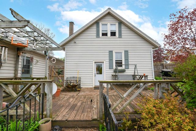 N6612 Juniper ROAD, Elkhorn, WI 53121