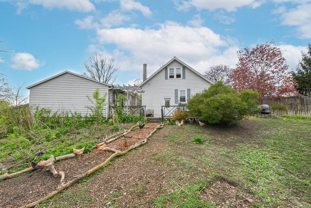 N6612 Juniper ROAD, Elkhorn, WI 53121