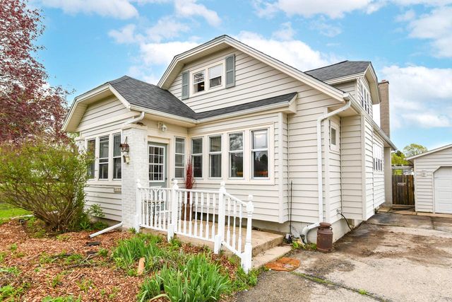 N6612 Juniper ROAD, Elkhorn, WI 53121