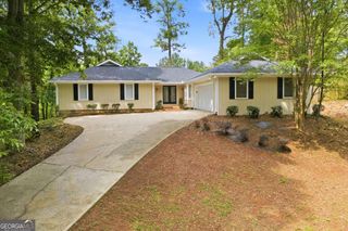 495 Knoll Woods Drive, Roswell, GA 30075
