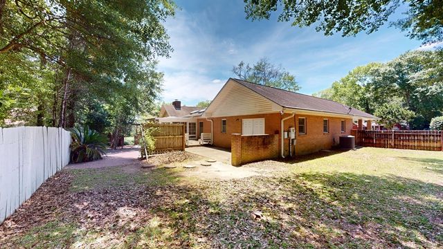 101 Boxwood Court, Dothan, AL 36301