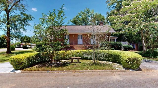 101 Boxwood Court, Dothan, AL 36301
