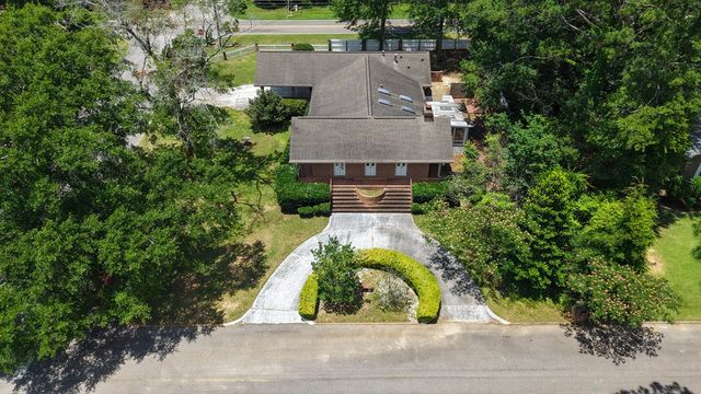 101 Boxwood Court, Dothan, AL 36301