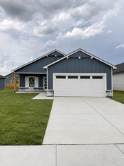 3610 E Bearsden St, Derby, KS 67037