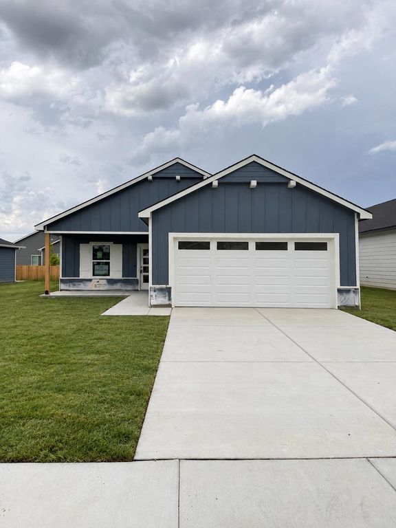 3610 E Bearsden St, Derby, KS 67037