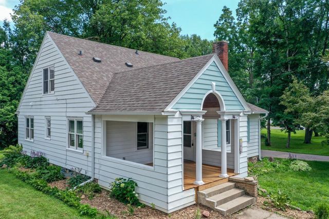 1016 East Street, Baraboo, WI 53913