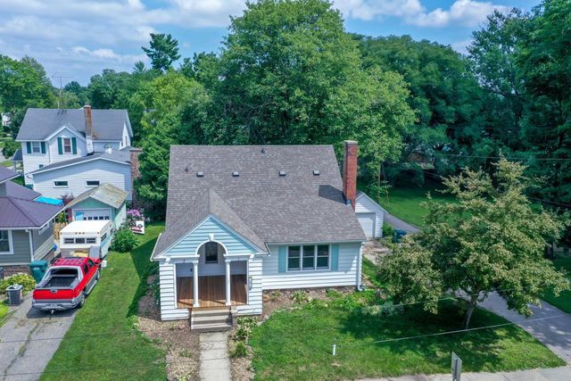 1016 East Street, Baraboo, WI 53913
