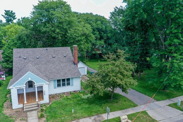 1016 East Street, Baraboo, WI 53913