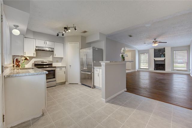 21402 Highland Knolls Drive, Katy, TX 77450