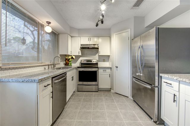 21402 Highland Knolls Drive, Katy, TX 77450