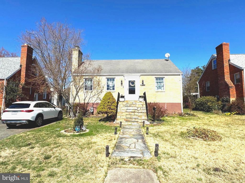 6512 CEDAR LN, Falls Church, VA 22042