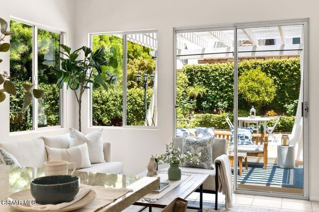 656 Camino De La Luz, Newbury Park, CA 91320