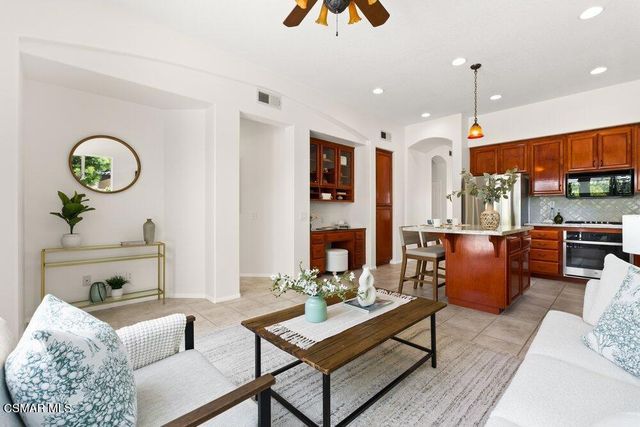 656 Camino De La Luz, Newbury Park, CA 91320