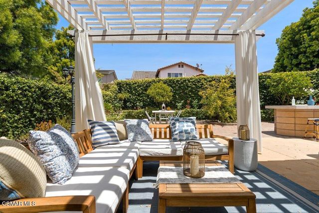 656 Camino De La Luz, Newbury Park, CA 91320