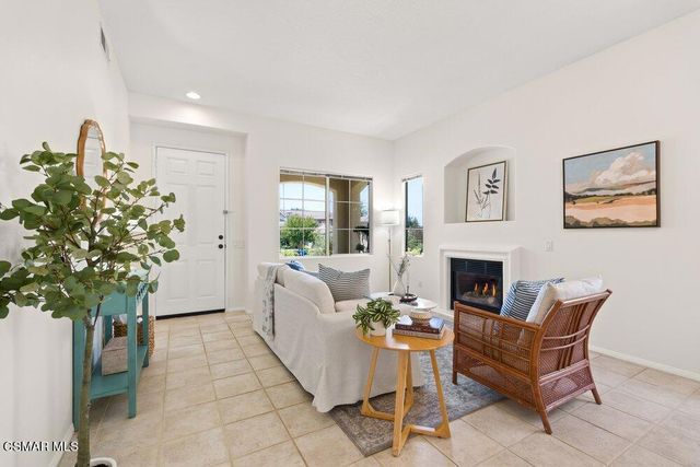 656 Camino De La Luz, Newbury Park, CA 91320