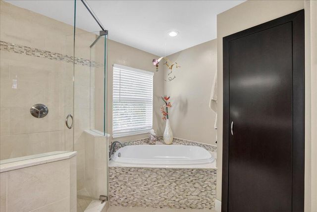 11642 NW 13th Manor, Coral Springs, FL 33071