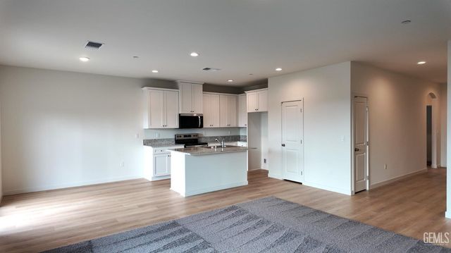 1401 Levin Street, Bakersfield, CA 93307