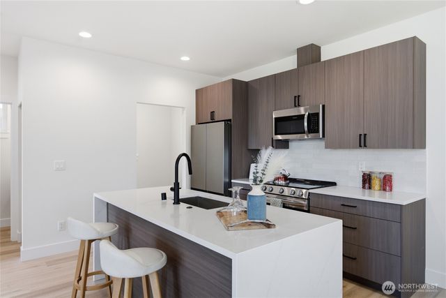 9323 Marcus Avenue S, Seattle, WA 98118