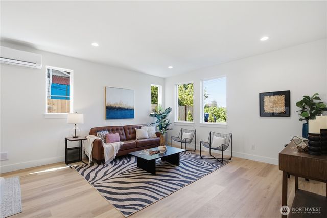 9323 Marcus Avenue S, Seattle, WA 98118