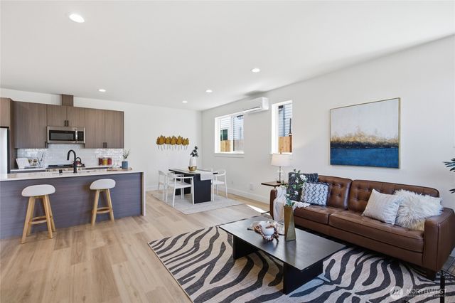 9323 Marcus Avenue S, Seattle, WA 98118