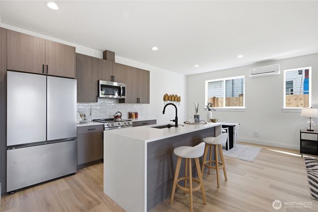 9323 Marcus Avenue S, Seattle, WA 98118