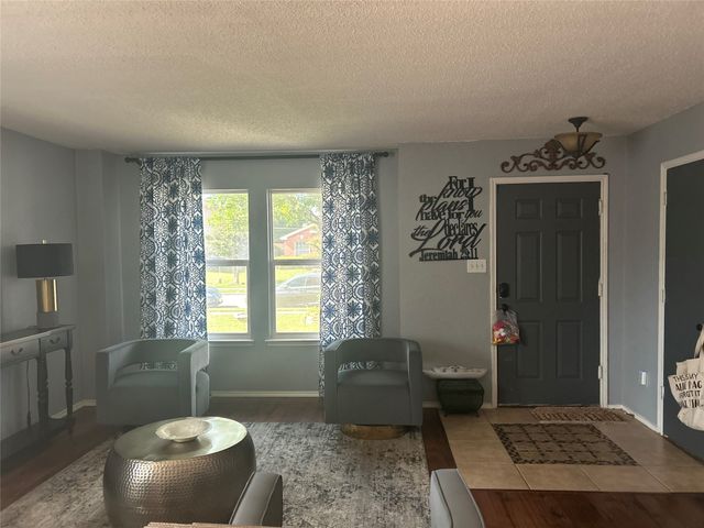 2431 Canyon Springs Drive, Grand Prairie, TX 75052