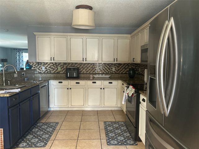2431 Canyon Springs Drive, Grand Prairie, TX 75052