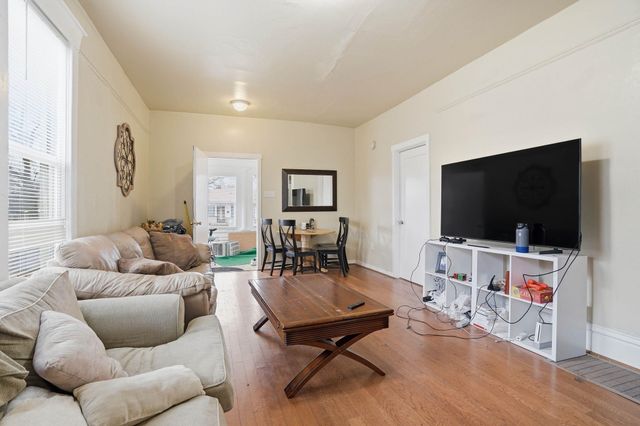 1011 E Augusta Ave, Spokane, WA 99207