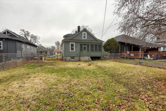 1011 E Augusta Ave, Spokane, WA 99207