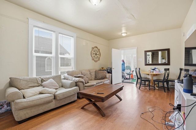 1011 E Augusta Ave, Spokane, WA 99207