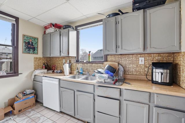 1011 E Augusta Ave, Spokane, WA 99207