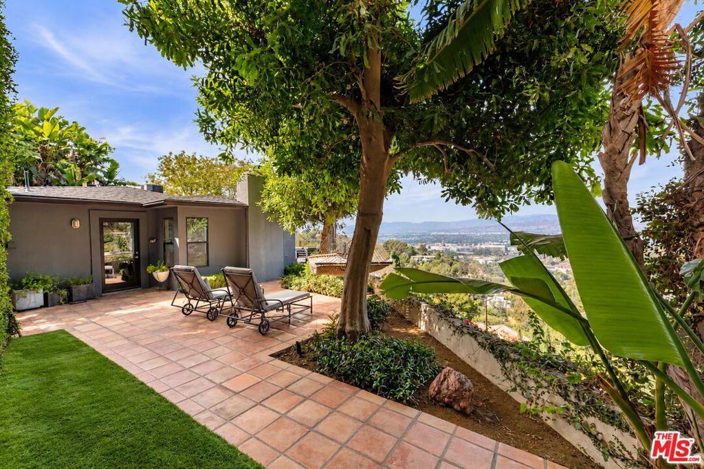 7301 Pacific View Drive, Los Angeles, CA 90068 — exterior