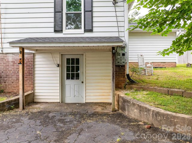 46 Gilkey Street, Marion, NC 28752
