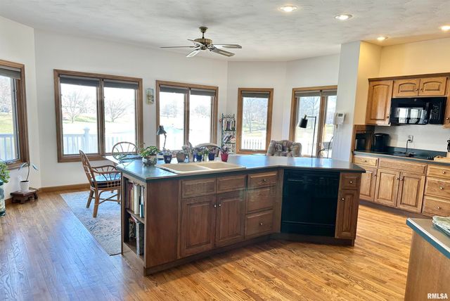 112 Lonergan Lane, Jacksonville, IL 62650