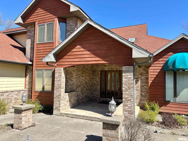 112 Lonergan Lane, Jacksonville, IL 62650