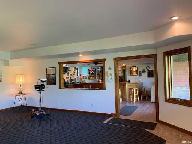 112 Lonergan Lane, Jacksonville, IL 62650