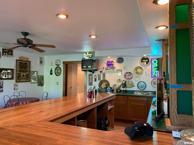 112 Lonergan Lane, Jacksonville, IL 62650