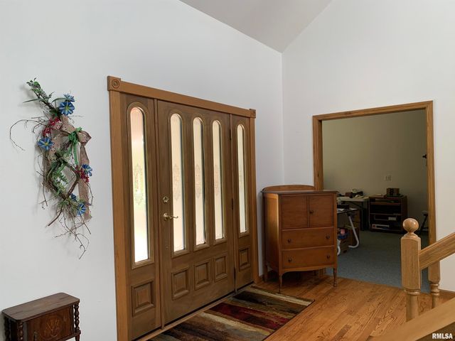 112 Lonergan Lane, Jacksonville, IL 62650