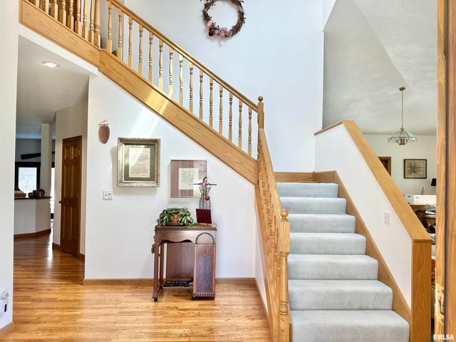 112 Lonergan Lane, Jacksonville, IL 62650