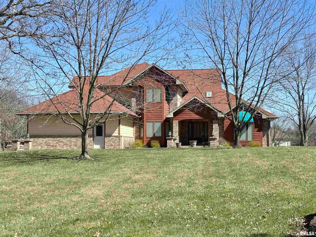 112 Lonergan Lane, Jacksonville, IL 62650