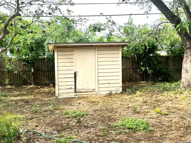 6327 Flint Rock, San Antonio, TX 78238