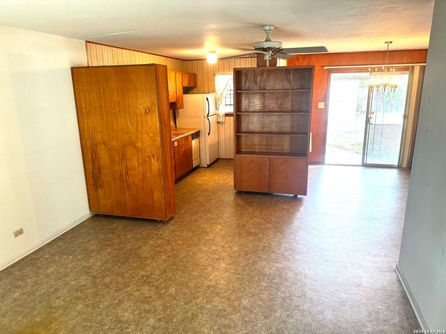 6327 Flint Rock, San Antonio, TX 78238