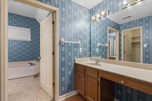 9403 SHADOW RIDGE CV, Cordova, TN 38016