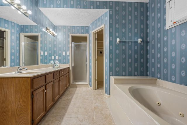 9403 SHADOW RIDGE CV, Cordova, TN 38016